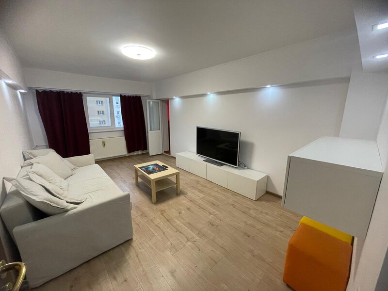 Apartament  4 camere  Mega Mall