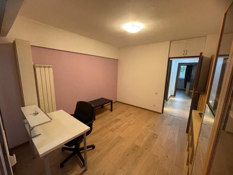 Apartament  4 camere  Mega Mall